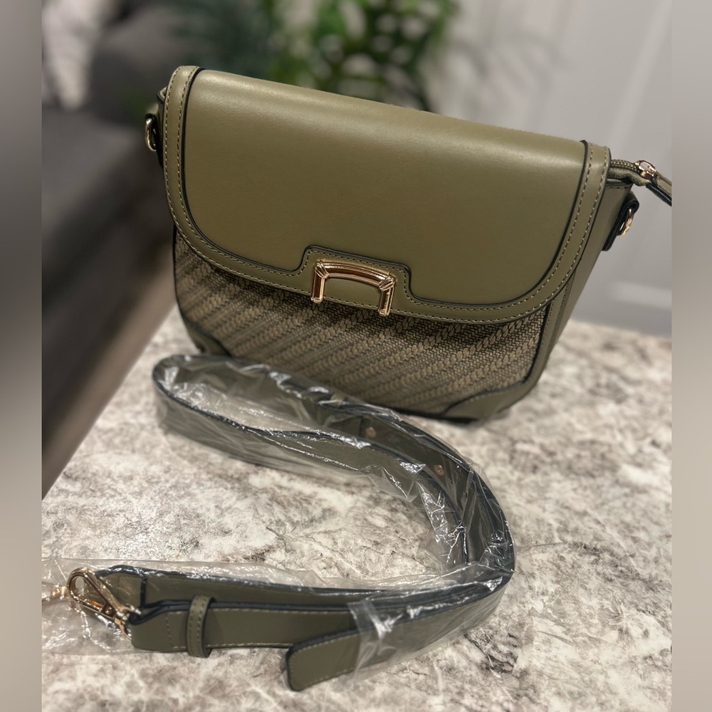 NWOT Olive Green Fashion Crossbody - Picture 1 of 12